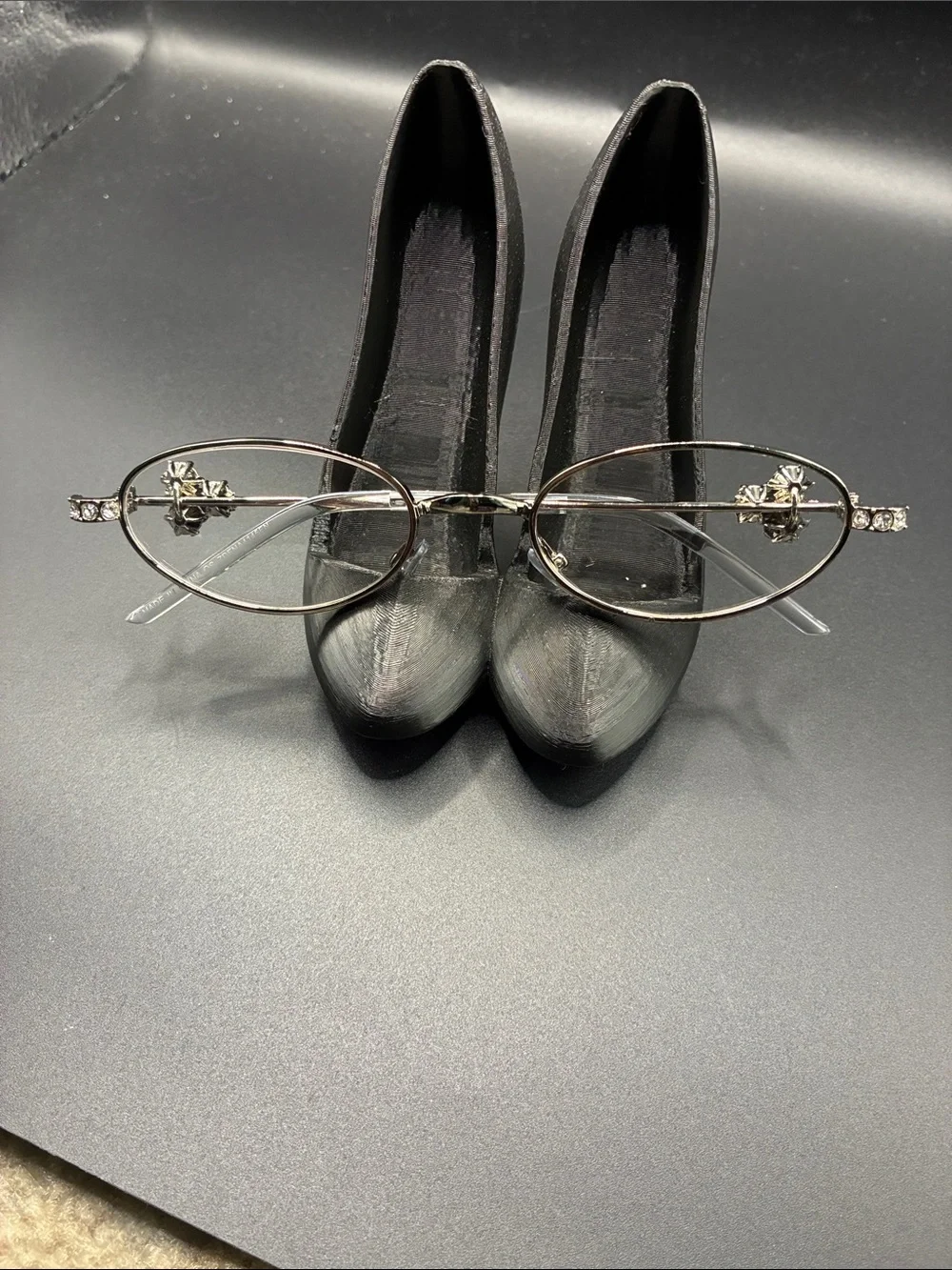 🔥 My rock Women’s Silver Oval Rhinestone Frame Reading Glasses